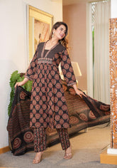 *NEW LAUNCHING *
*We are Launching a Very Beautiful classic Design For Wedding Festive*
*Kurti have very Beautiful embroidery work kurta with pants and mulmul printed dupatta*